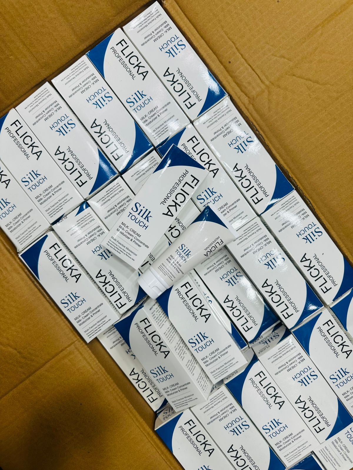 Flicka Silk Touch l Concentrate - Primer and Moisturizer